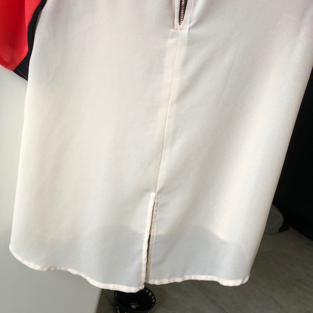 Woman’s blouse - Picture 4 of 6
